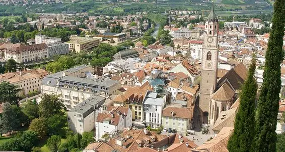 Bolzano in cifre, 107.739 le persone residenti. Stranieri a quota 14,6%