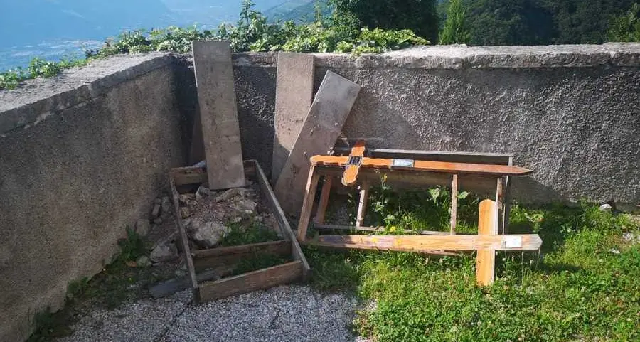 «Incuria e degrado nei cimiteri di Villa Lagarina»