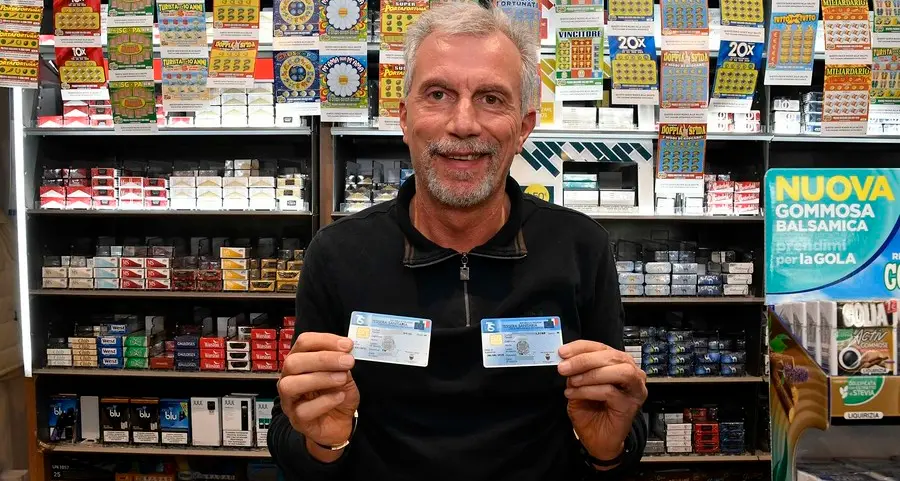Per il fisco, «rinasce» a 63 anni
