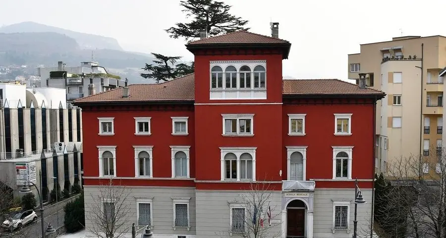 Scuola musicale: «Non è un bando per pensionati»