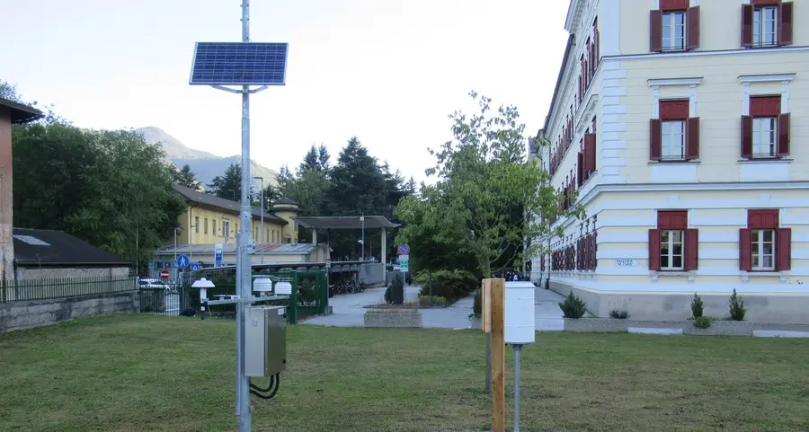 C’è una stazione meteo nel prato del Marie Curie