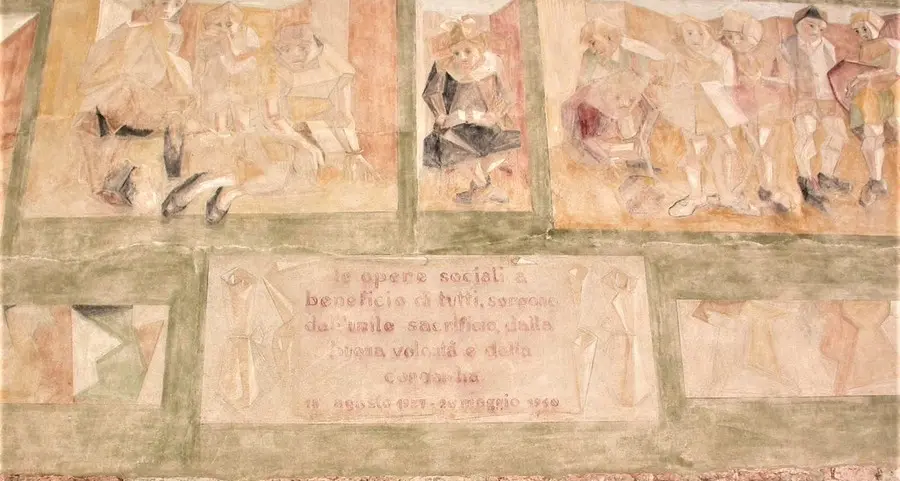 A Godenzo sta sparendo il maxi-affresco di Sartori