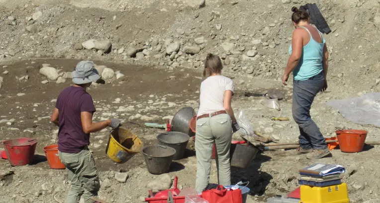 Dallo scavo ai “Canopi” spuntano resti archeologici