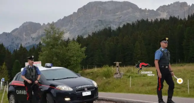 Vanoi, investì il \"rivale\" con una balla di fieno, denunciato dai carabinieri