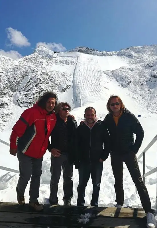 Film e cast internazionale all’Hotel Cielo Blu al Passo del Tonale