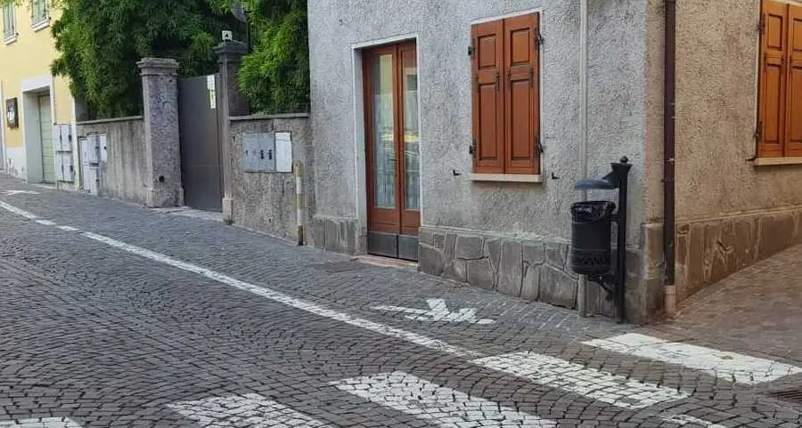 Via Garibaldi, pedoni a rischio