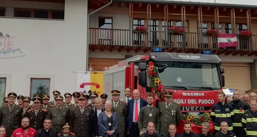 Nuova autobotte per i pompieri di Palù del Fersina