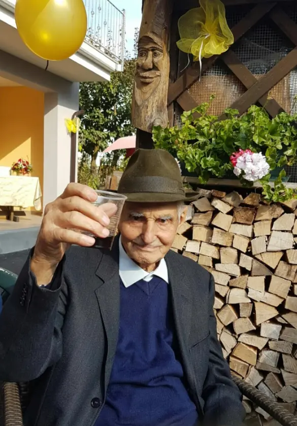 Albino Nervo, cento anni 8 nipoti e 12 pronipoti