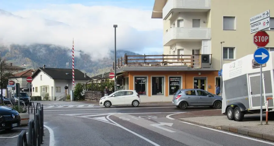 Precedenze poco rispettate in viale Dante: proteste