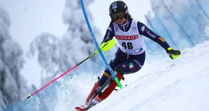 Lo slalom di Levi è di Mikaela Shiffrin, la trentina Peterlini va a punti