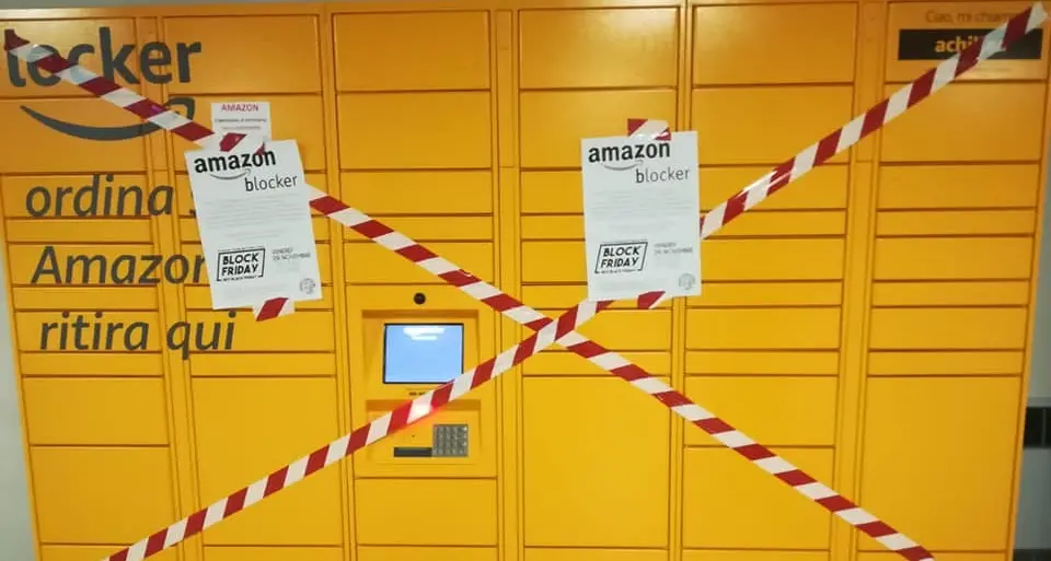 Trento, blitz contro gli armadietti di Amazon all'università
