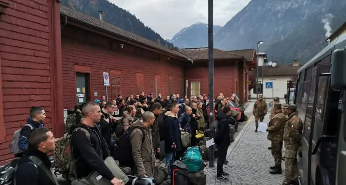 A San Candido 148 giovani volontari dell'Esercito: in montagna per diventare alpini