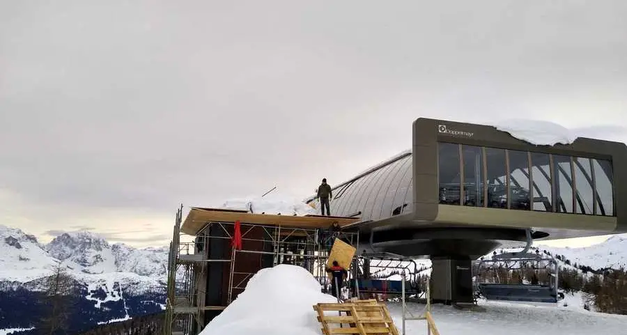 Aperti tra una settimana 150 km di piste sci ai piedi
