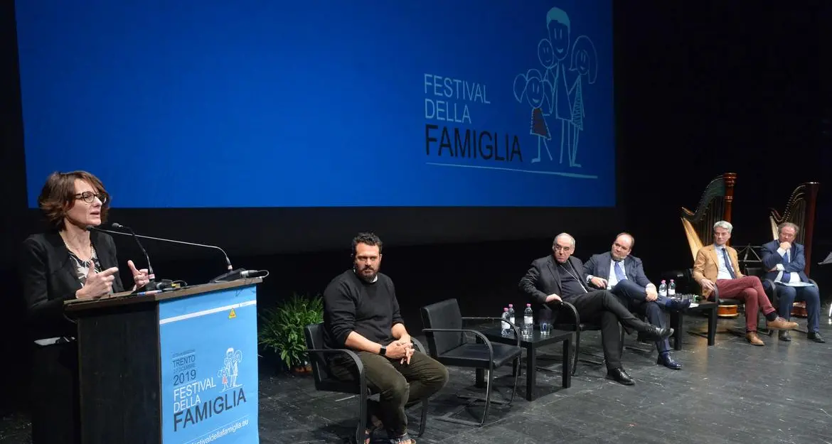 Trento, Festival della Famiglia, il ministro Bonetti: \"Spingere sulla conciliazione\"
