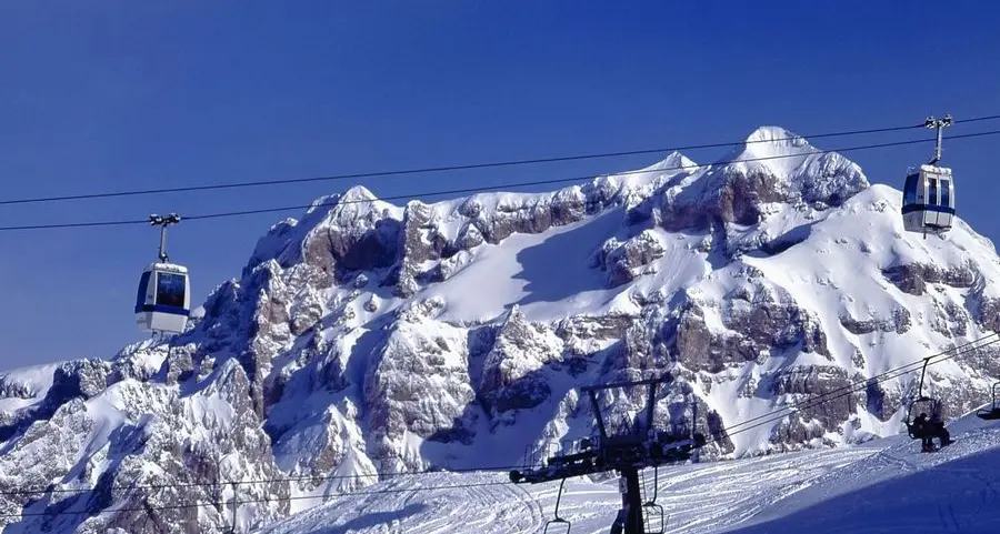 Dodici lavoratori irregolari in un albergo a Campiglio