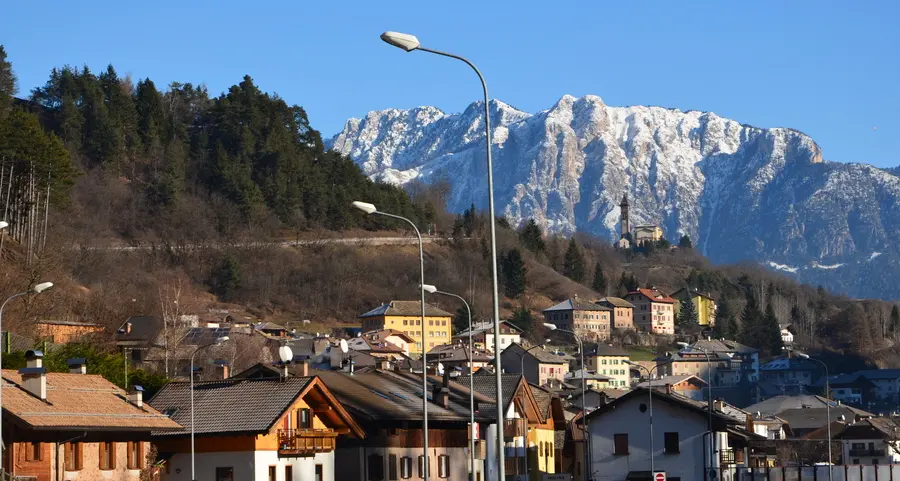 Il Comune vende 20 mq e chiude una lite decennale