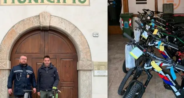 Vigili e impiegati del Comune in sella alle e-bike