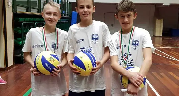 Volley e calcetto, trenta ragazzi al torneo di Natale