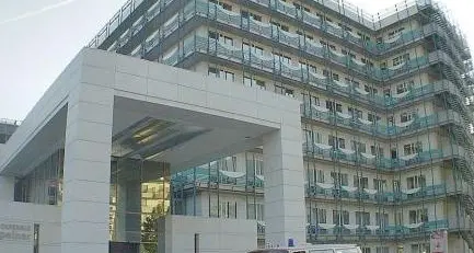 Merano, minaccia con il coltello la vicina di letto all'ospedale: giovane arrestata