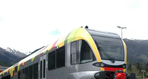 Morte sui binari, persona investita dal treno a Silandro