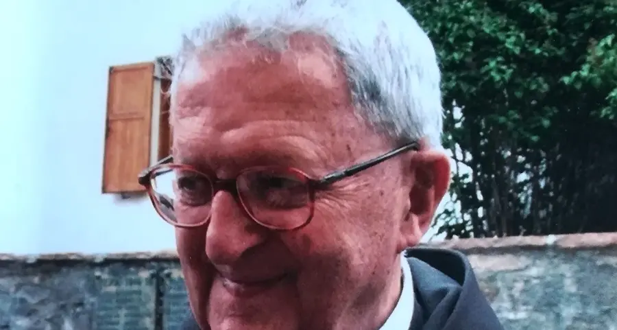 Il frate francescano diviso tra cultura e servizio