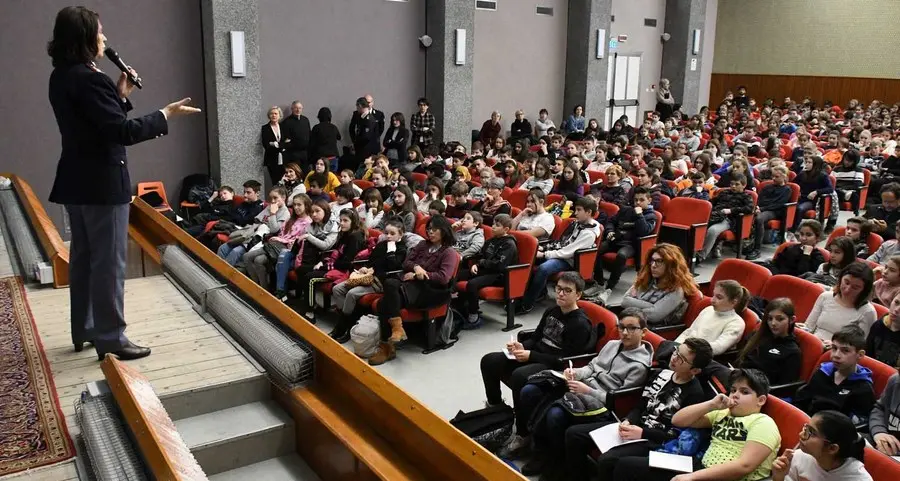 Navigare in rete senza rischi: lezione per 1300 studenti