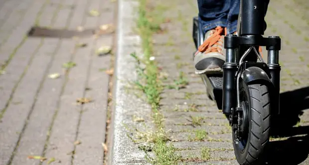 Bolzano, via libera alla sperimentazione per monopattini e segway