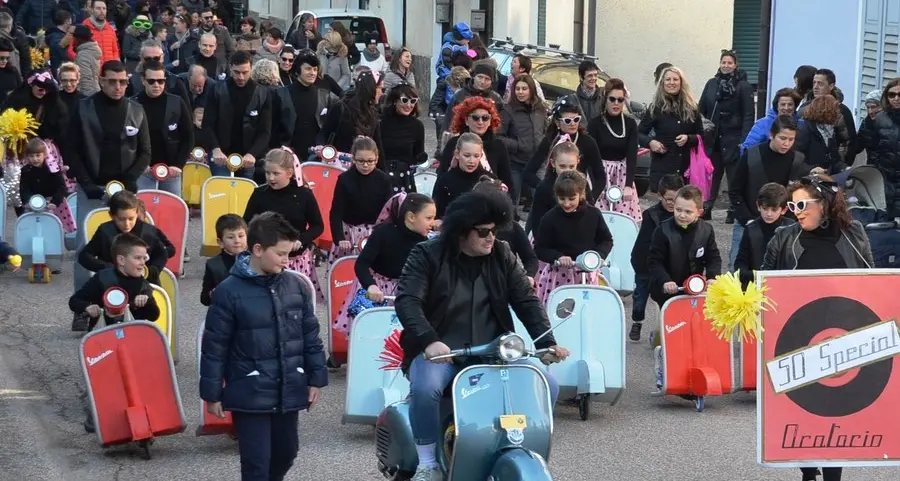 Dopo gli anziani in maschera stasera spazio alla Sirenetta
