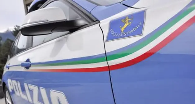 Polizia stradale, in Trentino controllati 789 veicoli in 10 giorni: 316 le multe