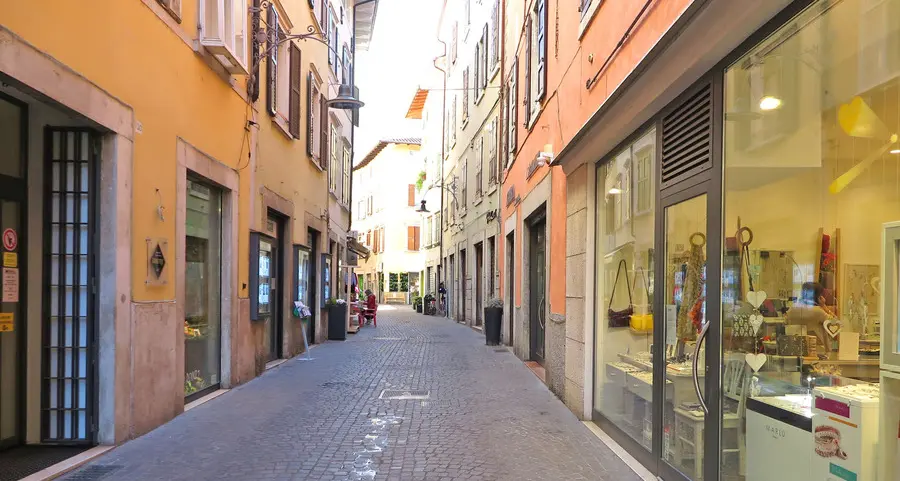 Via Segantini “spettrale”
