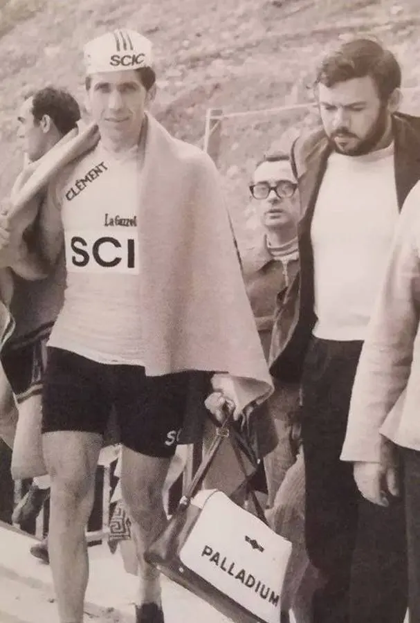Addio Maestro, hombre vertical La fiamma rossa non si spegnerà