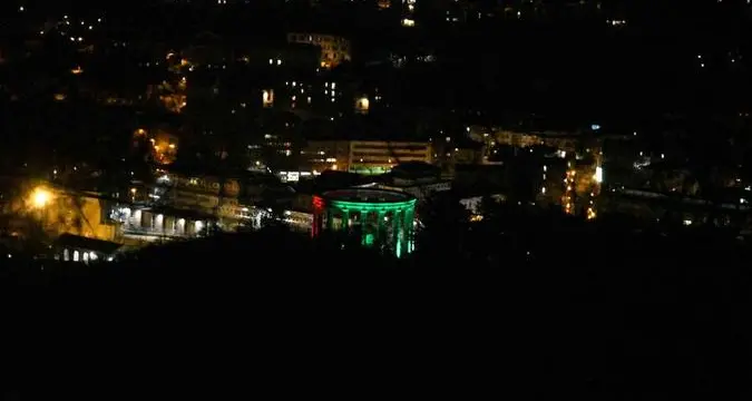 Coronavirus, il Doss Trento porta la luce nel buio: con il nostro tricolore