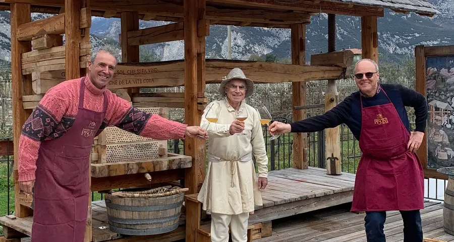 In cantina 20 mila bottiglie di Vino Santo Trentino