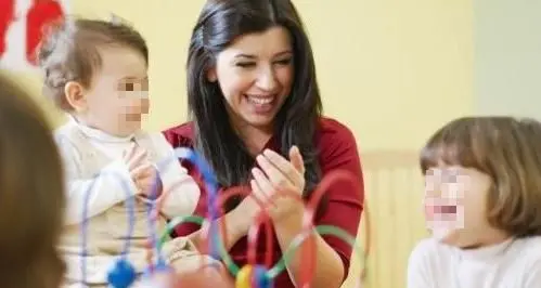 Coronavirus, mamme alla carica: \"Assessora Segnana, cosa aspetta a mandarci le baby sitter?\"