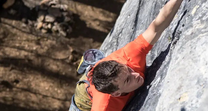“Ale” Zeni conquista la placca della falesia di Saint Loup