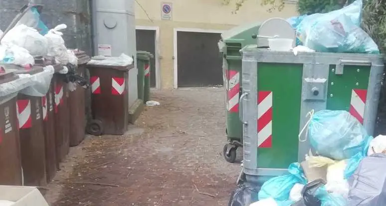 Borgo schiera i volontari contro i furbetti dei rifiuti