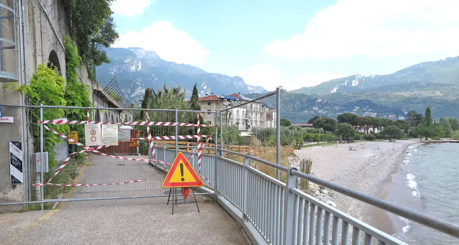 Ciclisti forzano i divieti: l’ira del sindaco Morandi