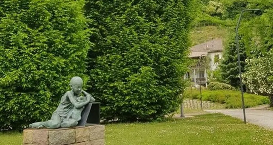 “Lorena col gatto” di Nerio Fontana ora è al Parco della Pace