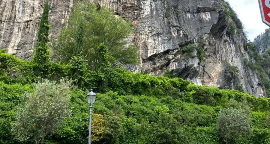 Frana anche la rupe del castello
