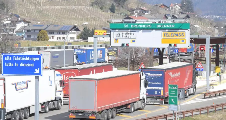 Brennero, colonna di 50 chilometri di tir in ingresso dall'Austria