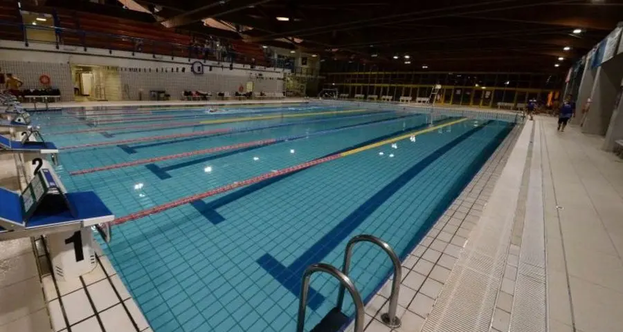 Piscine, centri sportivi e scuole guida: da lunedì c’è il via libera alla riapertura
