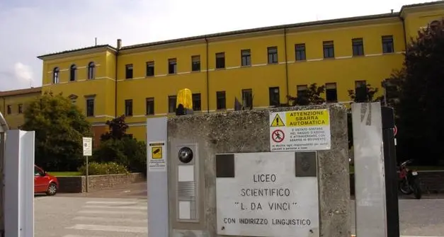Trento, i genitori del Da Vinci contro la riduzione delle classi: ignorati dalla Provincia