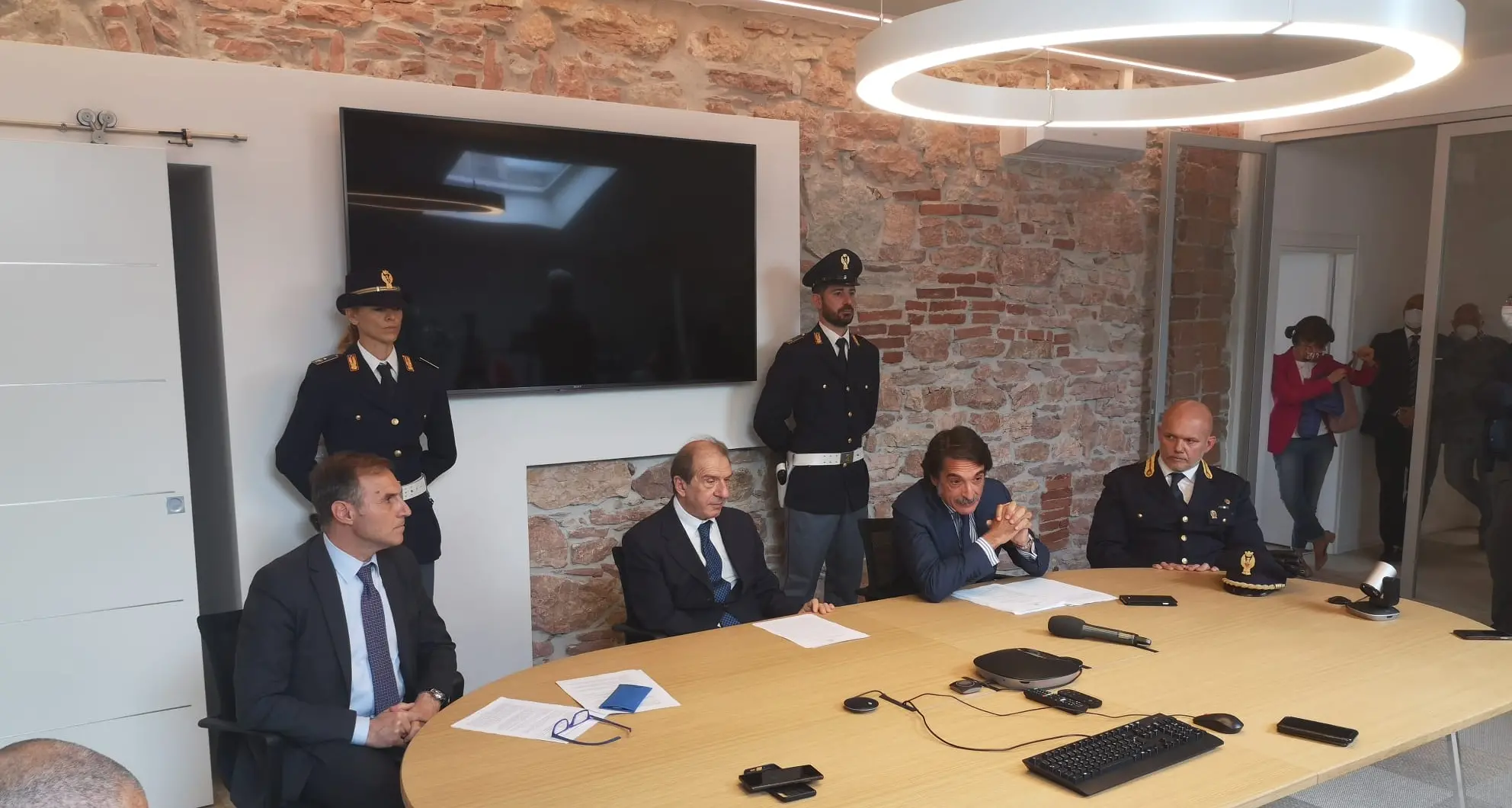 'Ndrangheta in regione, un arresto anche a Trento. Sequestrato il bar Coffee Break di Bolzano