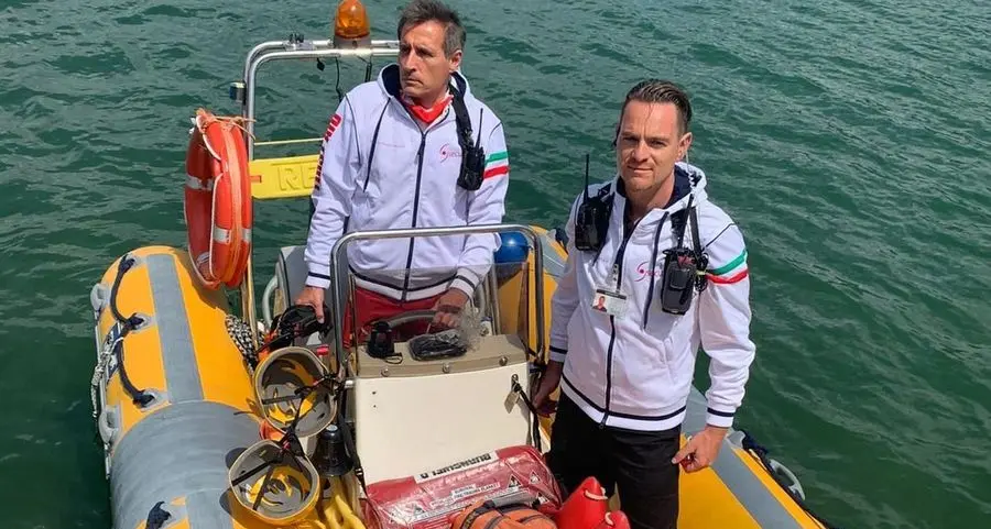 I bagnini rendono sicure le spiagge libere dei laghi
