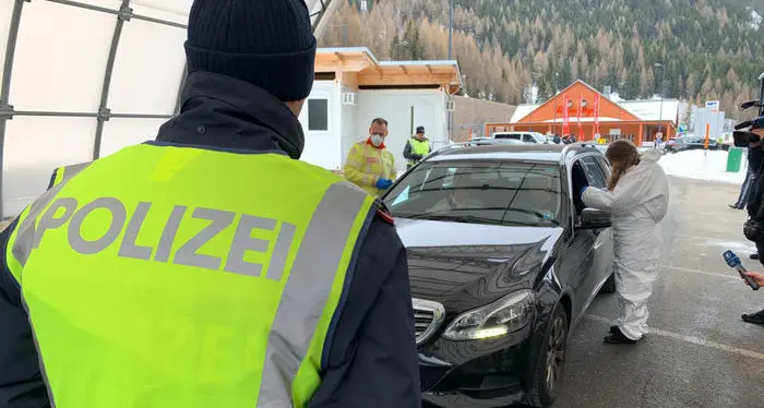 L'Austria riapre i confini e ammorbidisce le restrizioni anti Covid