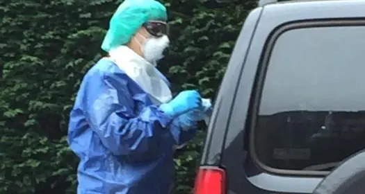 Tamponi a bordo dell'auto, l'adesione nei primi Comuni è del 15%