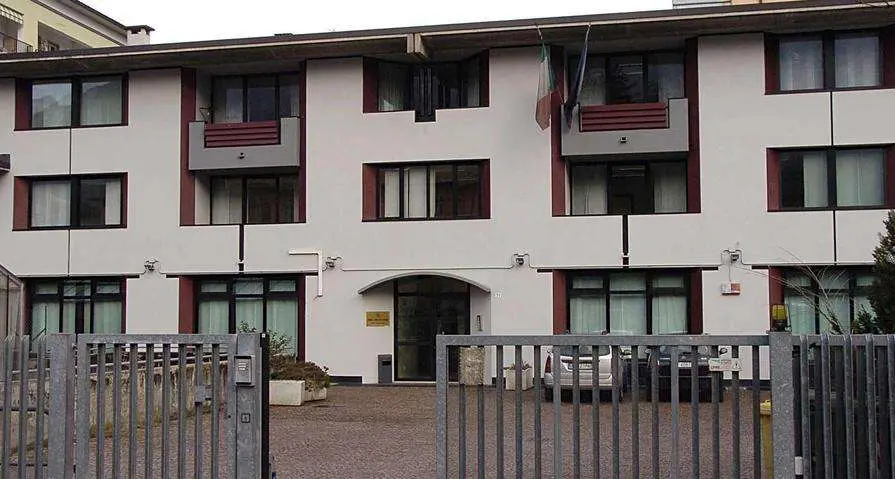 Furti, rapine e violenza sessuale, diciassettenne allontanato dalla val di Non