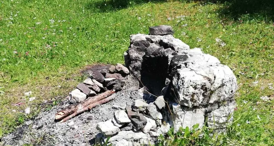 Erba alta e vandalismi nel paradiso del pic-nic
