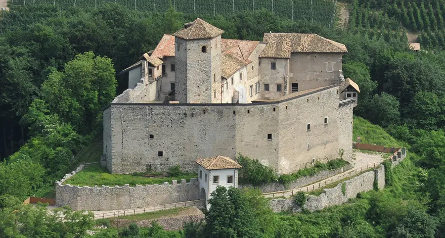 Castel Belasi, gestione all’Apt