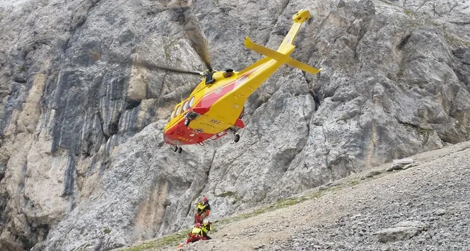 Trascorrono la notte in parete, recuperati questa mattina dal Soccorso Alpino